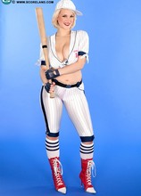 A League Of Her Own - Siri (55 Photos) - Scoreland