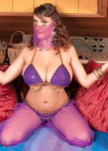 Belly dancing and boob jiggling, Valory-style - Valory Irene (13:12 Min.) - Scoreland2