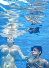 Tits Underwater - Chica and Valory Irene (23 Photos) - Valory Irene