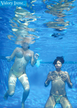 Tits Underwater - Chica and Valory Irene (23 Photos) - Valory Irene