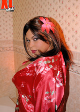 Wide Load Nymphos - Keama Kim and Jeremy Holmes (45 Photos) - XL Girls