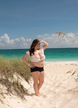 Beauty & The Beach - Jennica Lynn (88 Photos) - XL Girls