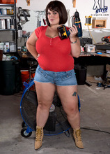 Tool Time Girl - Lisa Canon (80 Photos) - XL Girls