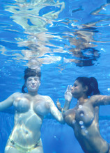 Tits Underwater - Chica and Valory Irene (23 Photos) - Big Boob Bundle