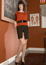 Hands-On Lesson - Audrey Maxx (60 Photos) - Leg Sex